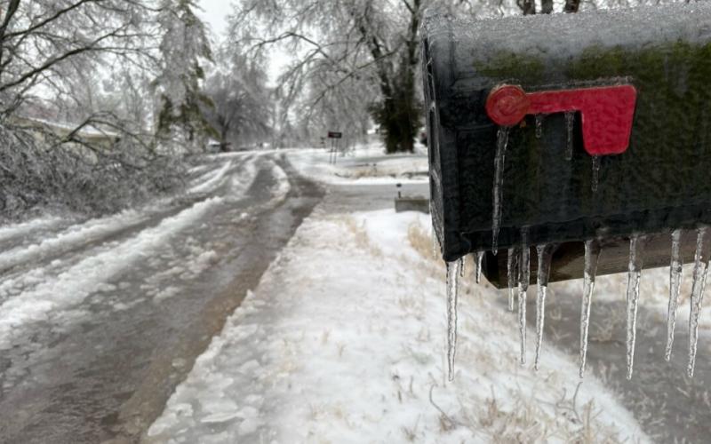 Ice from winter storm leaves hundreds of thousands of customers without power across the South