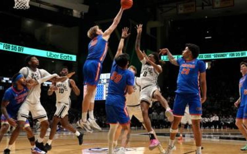 Rueben Chinyelu scores 20 points as No. 19 Florida beats No. 10 Vanderbilt 98-94