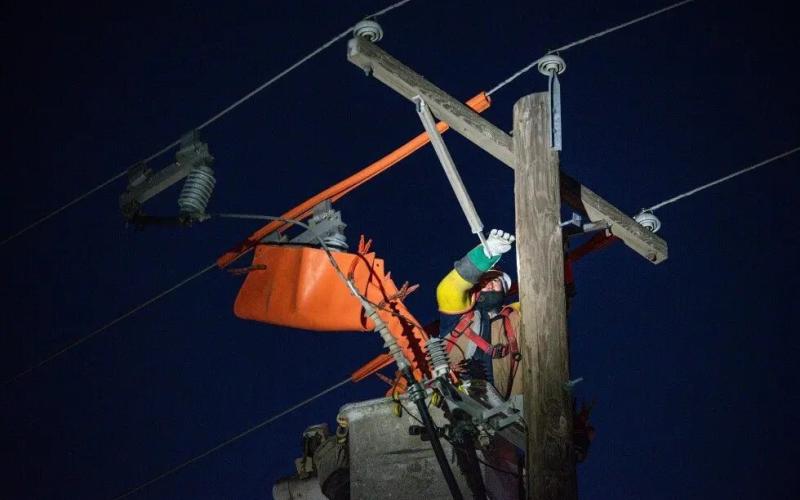 Why freezing rain has millions at risk of losing power  --  and heat