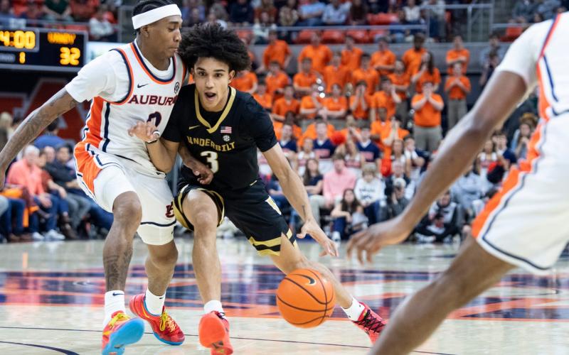 Auburn falls at home to Vanderbilt as losing streak hits 3 games