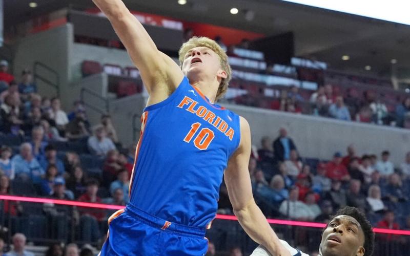 Condon pours in 24 as No. 12 Florida rolls past Ole Miss 94-75, tightening SEC grip