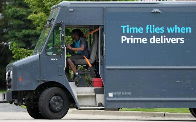 Amazon offers 1-hour and 3-hour deliveries for US customers willing to pay an extra charge
