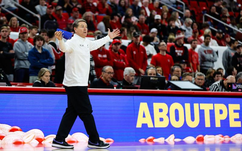 Former Kentucky player Travis Ford reportedly lands head coaching job