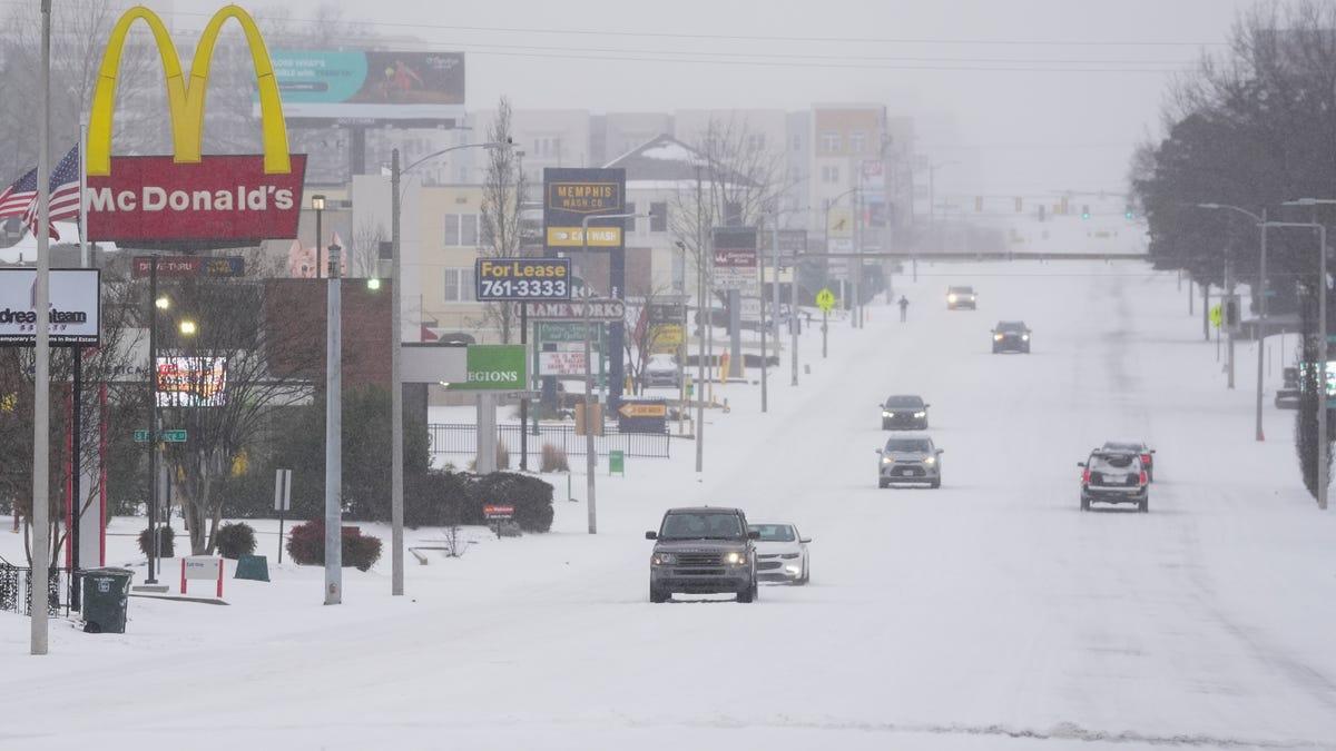 Winter storm path: Live updates as brutal mix of snow, ice hits millions