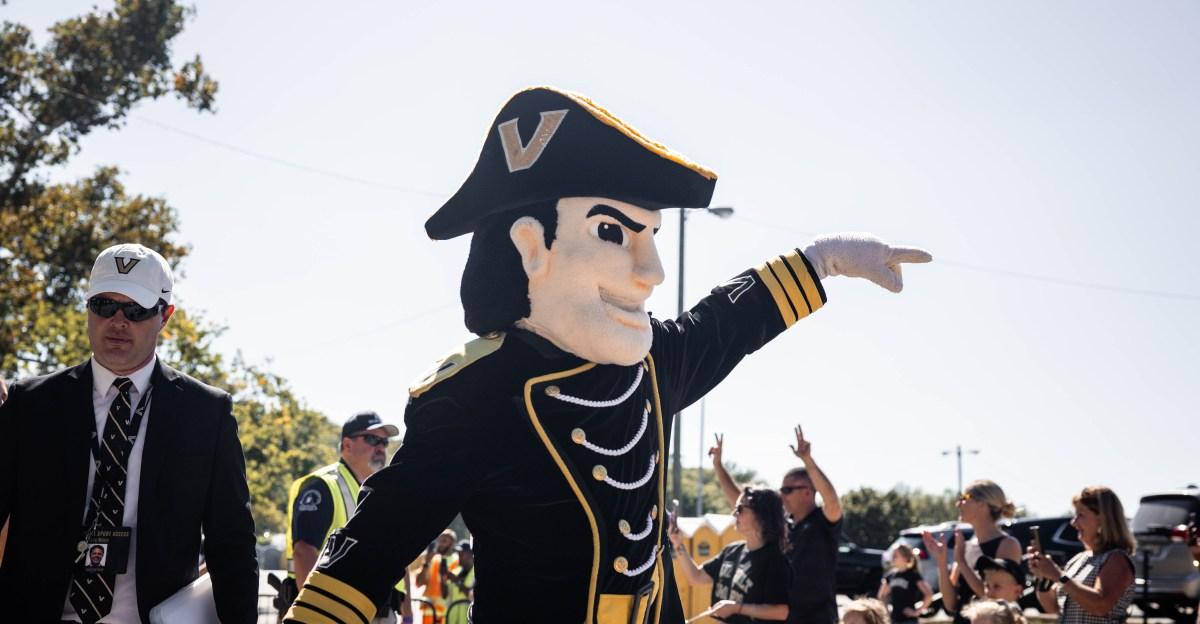 Your College Basketball Saturday Viewing Guide: January 17, 2026