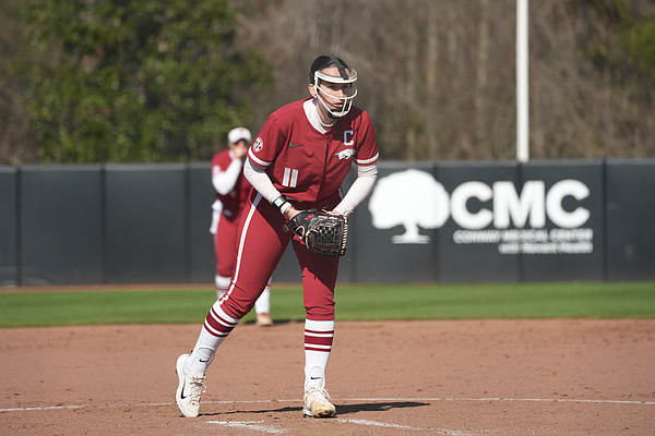 No. 8 Arkansas softball routs Coastal Carolina behind Robyn Herron's strong outing | Arkansas Democrat Gazette