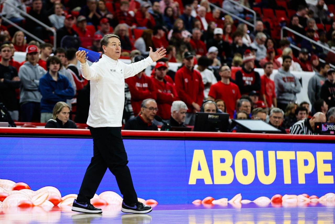 Former Kentucky player Travis Ford reportedly lands head coaching job