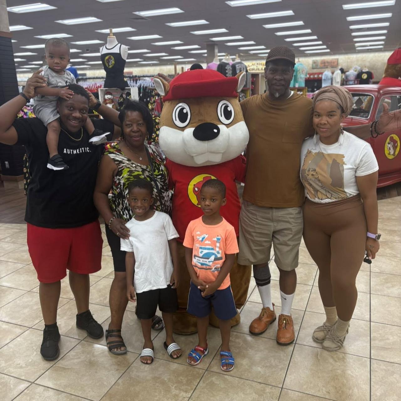 'Energy was exciting': Buc-ee's fans welcome first store in Arkansas