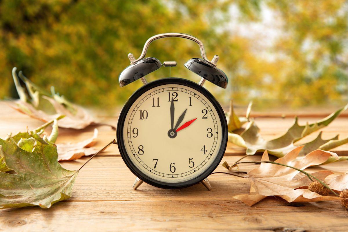 Do clocks fall back this weekend? 2026 daylight saving time start and end
