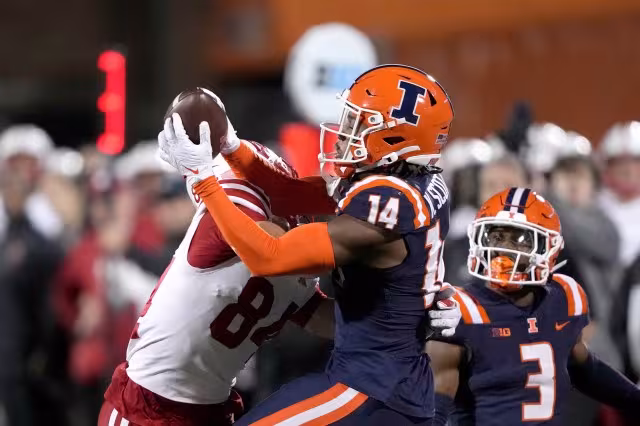 College football transfer portal tracker: DB Xavier Scott will return to Illinois for the 2026 season