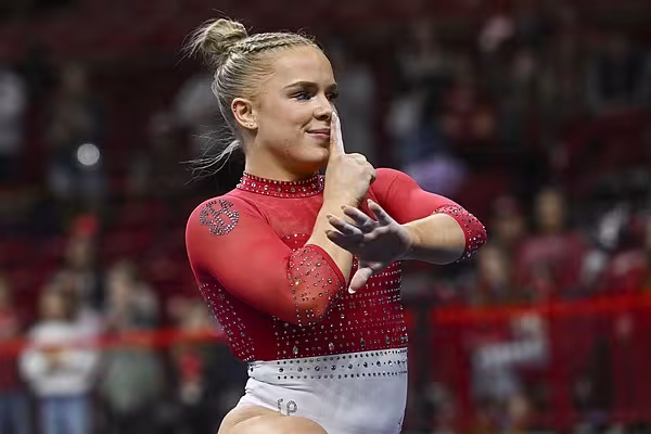 No. 10 Arkansas gymnastics bounces back in win over No. 6 Georgia | Arkansas Democrat Gazette