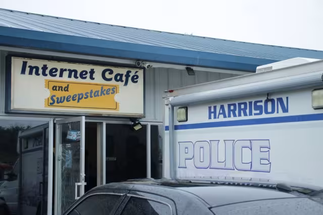 Police search Boone County, Arkansas business in illegal gambling investigation